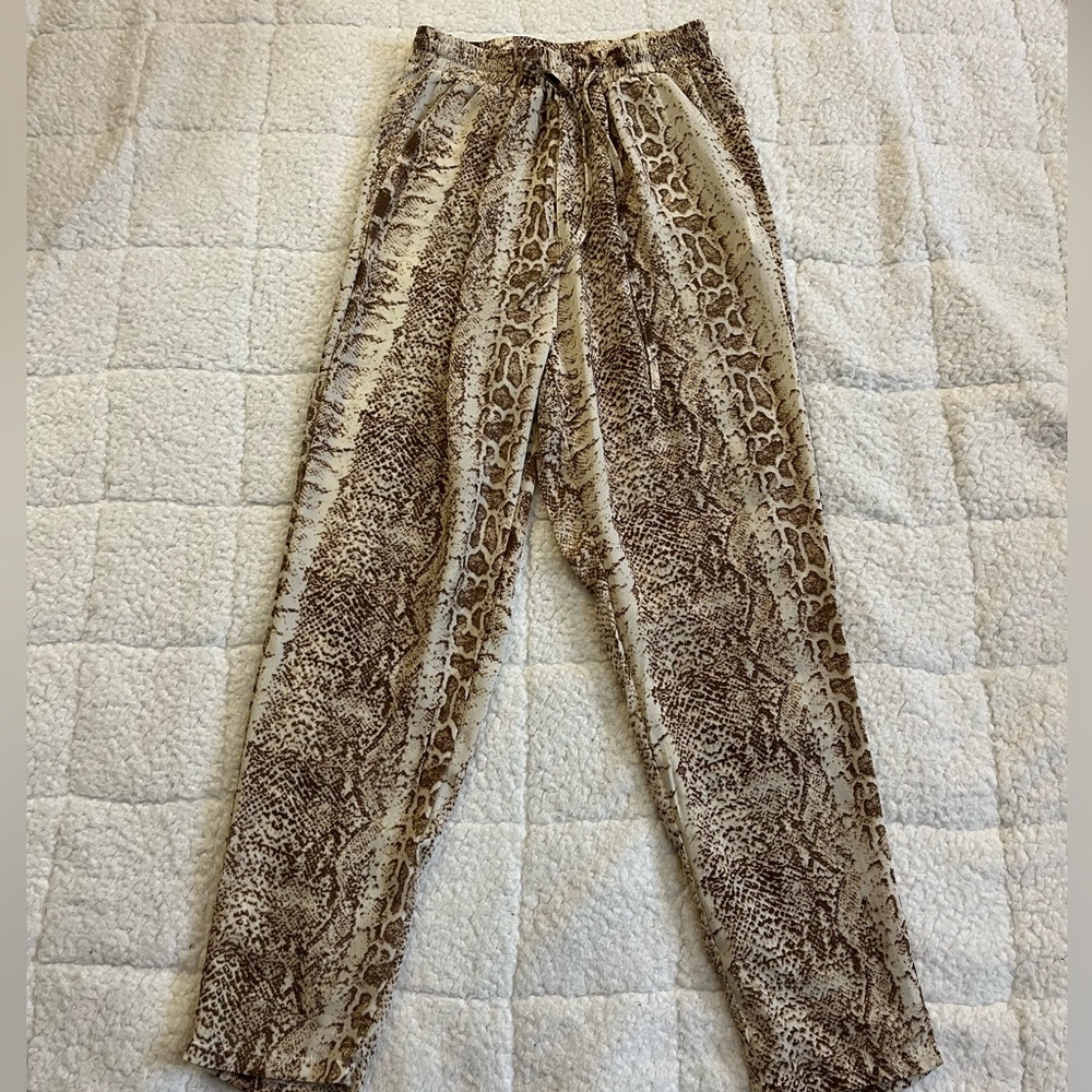 Pretty Little Thing snakeskin print pants - Picture 2 of 10